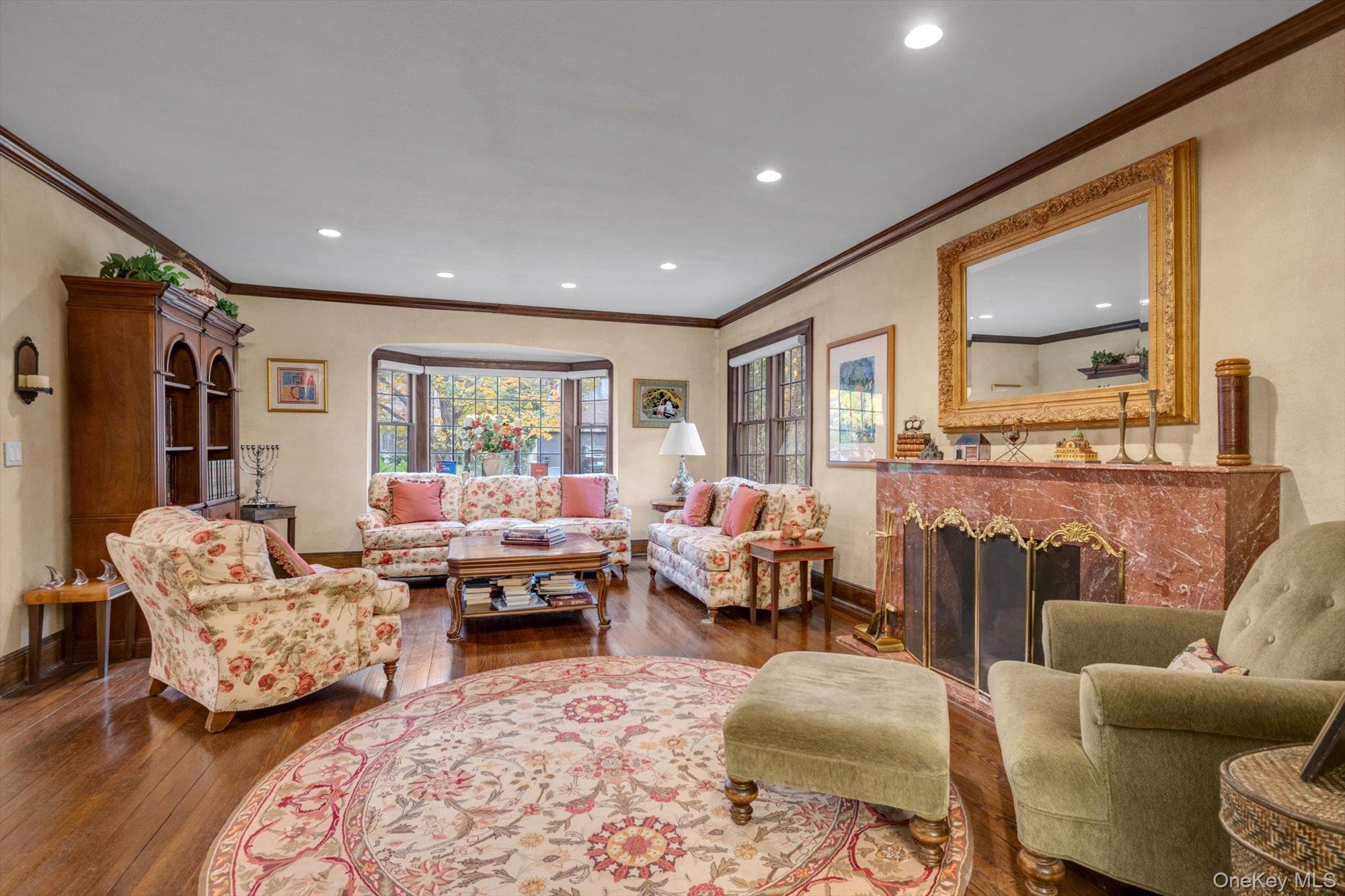 #5 photo, 3 Station Road, Great Neck , NY 11023