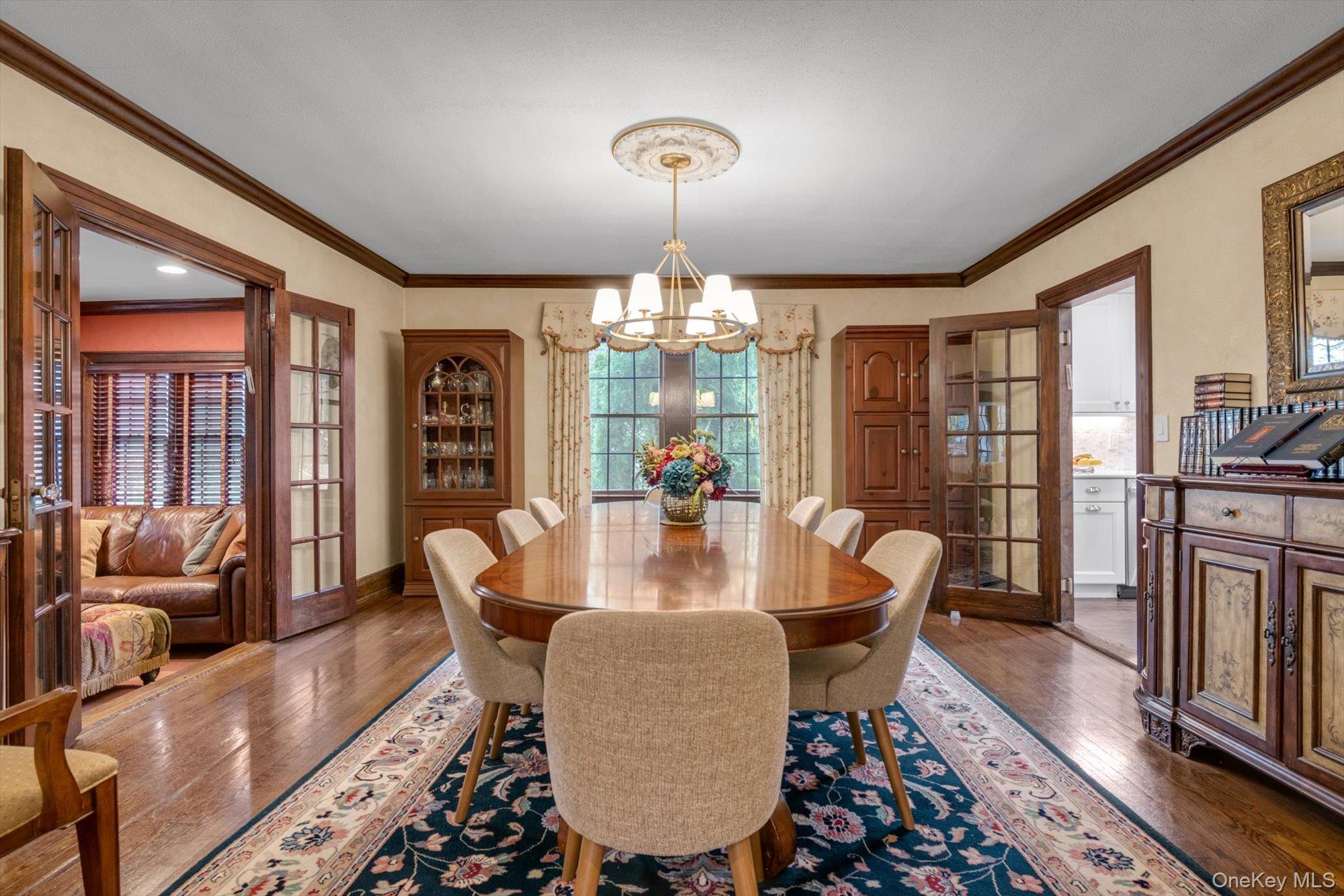 #8 photo, 3 Station Road, Great Neck , NY 11023