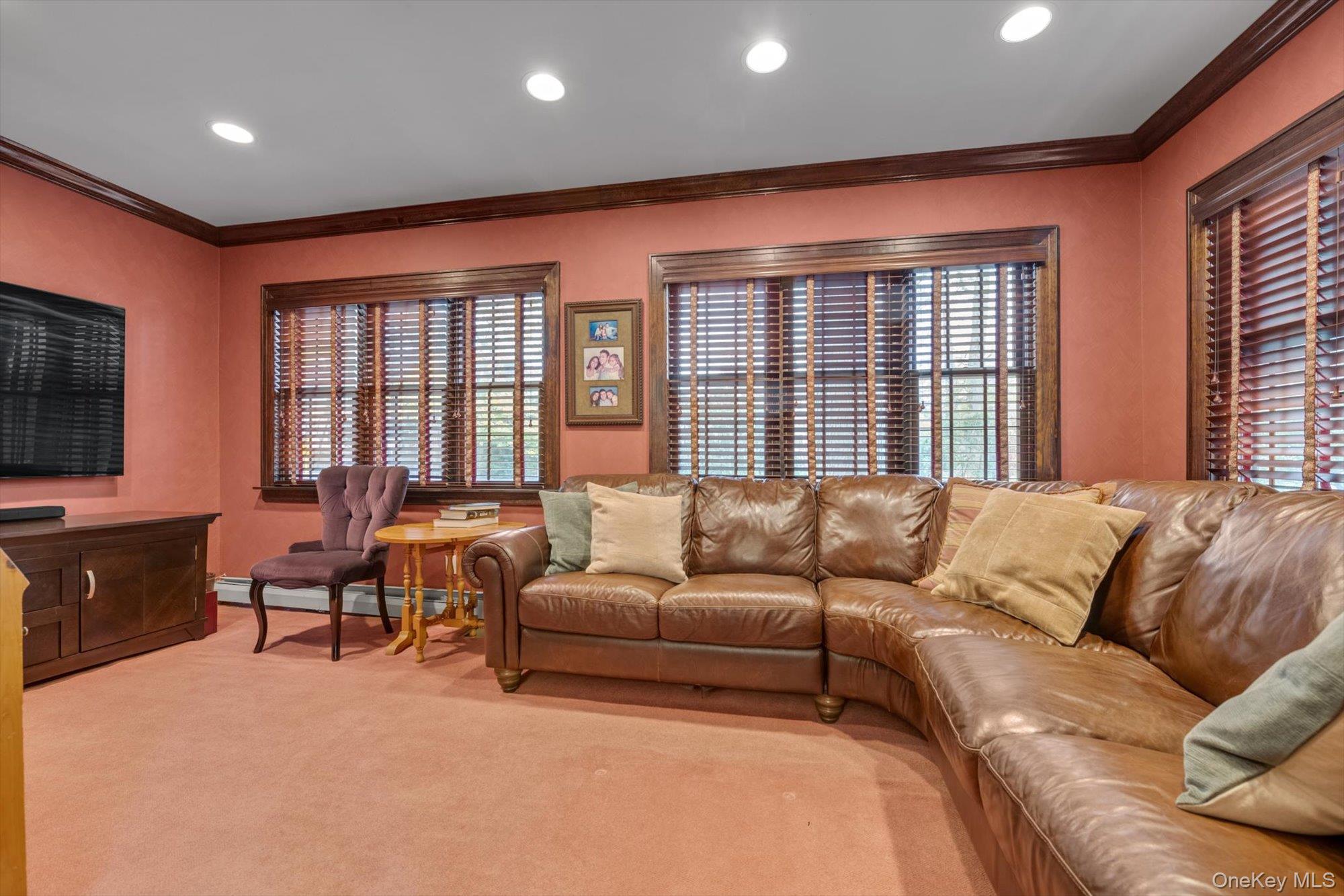 #9 photo, 3 Station Road, Great Neck , NY 11023