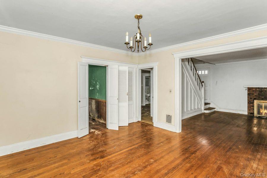 #11 photo, 113 Murray Avenue, Port Washington , NY 11050