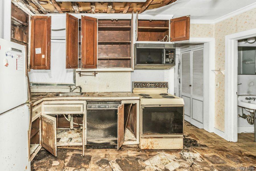 #13 photo, 113 Murray Avenue, Port Washington , NY 11050