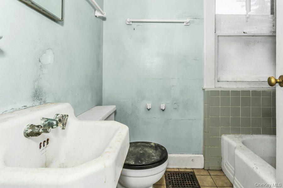 #15 photo, 113 Murray Avenue, Port Washington , NY 11050