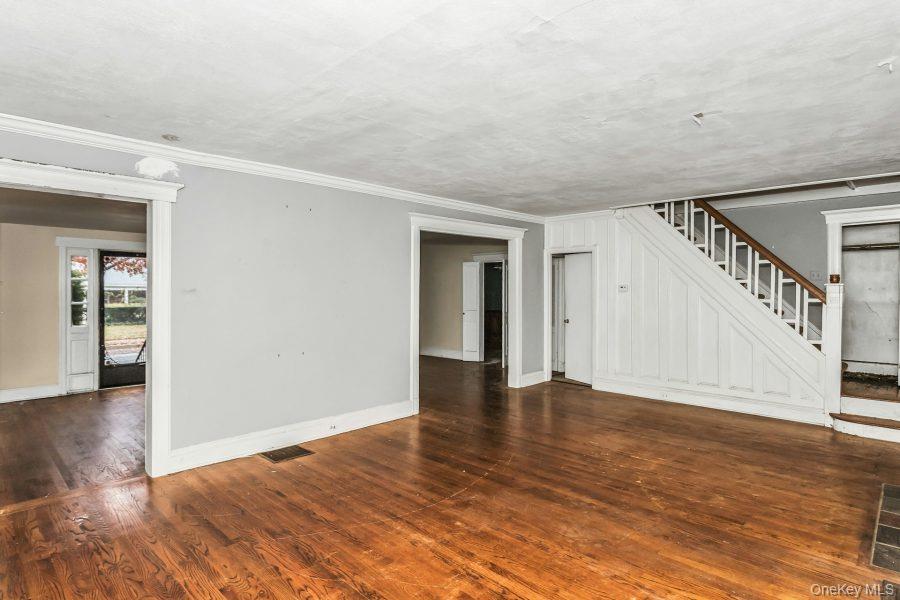 #7 photo, 113 Murray Avenue, Port Washington , NY 11050