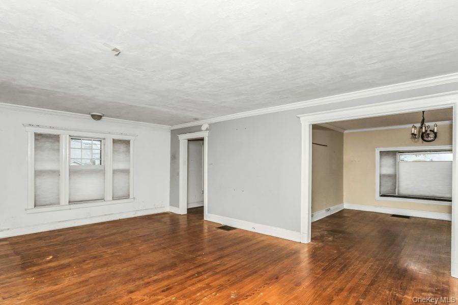 #9 photo, 113 Murray Avenue, Port Washington , NY 11050