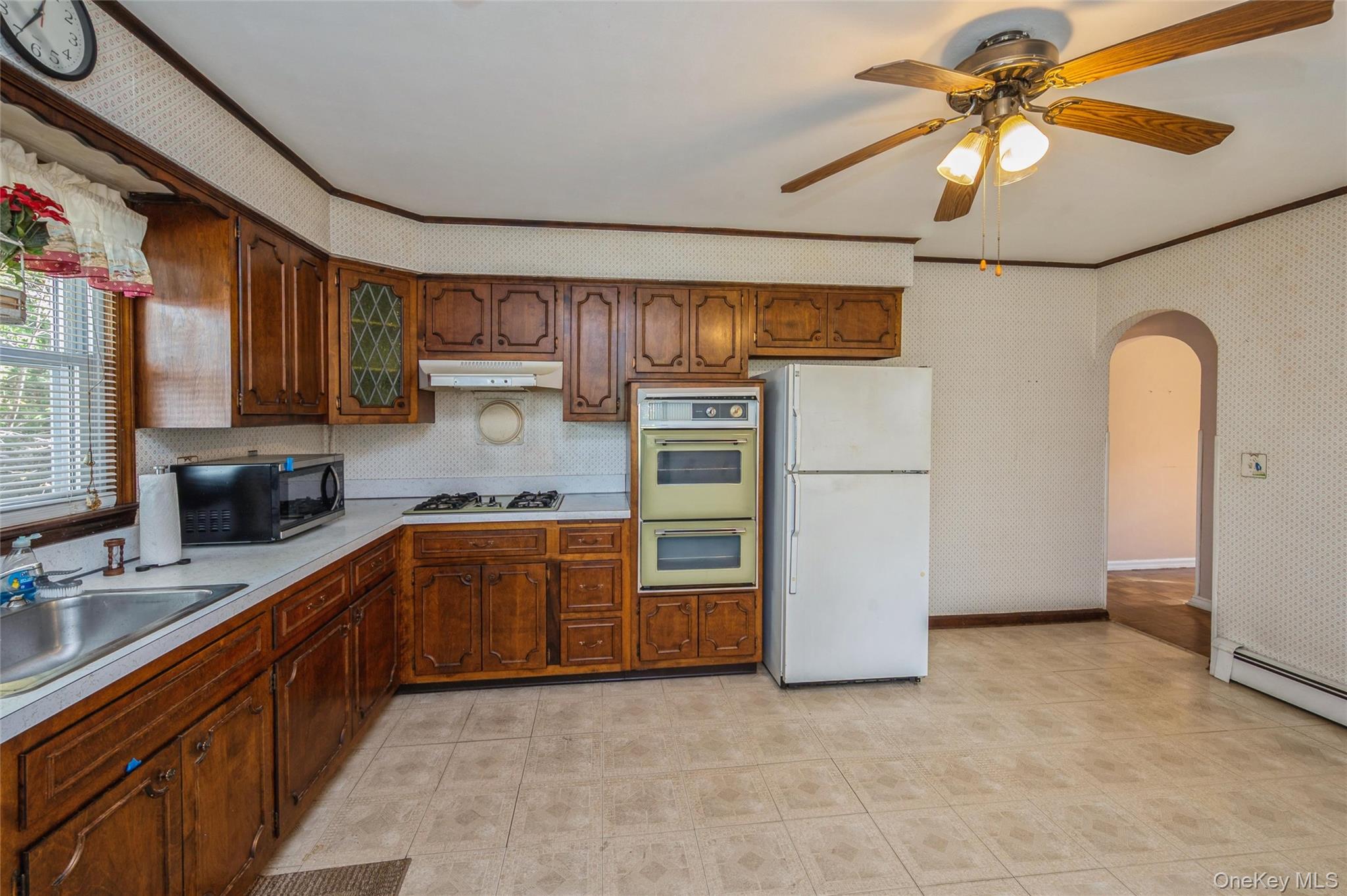 #8 photo, 7 W Bay Shore Road, Bay Shore , NY 11706