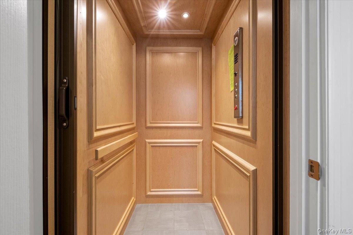 #11 photo, 240 Fall Court, Elwood , NY 11731