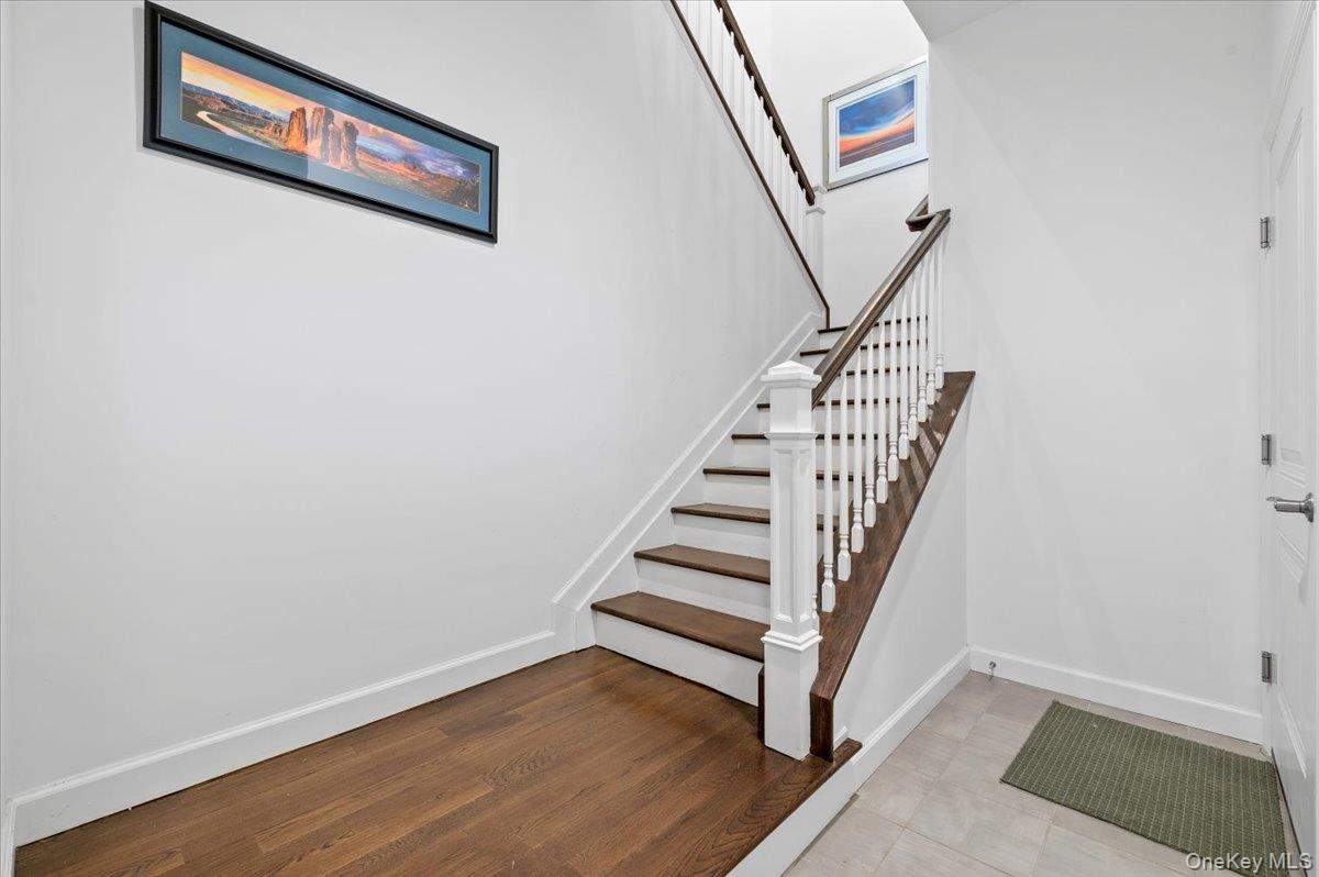 #12 photo, 240 Fall Court, Elwood , NY 11731