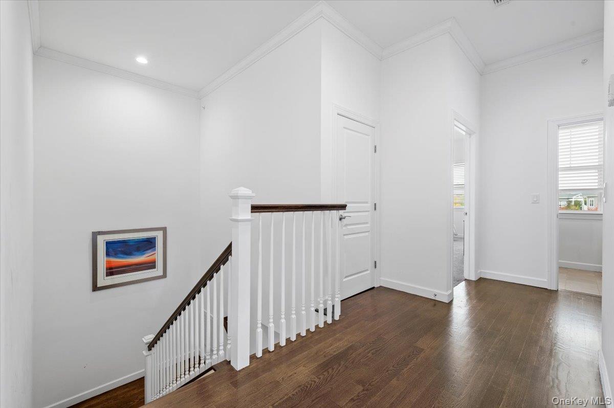 #18 photo, 240 Fall Court, Elwood , NY 11731