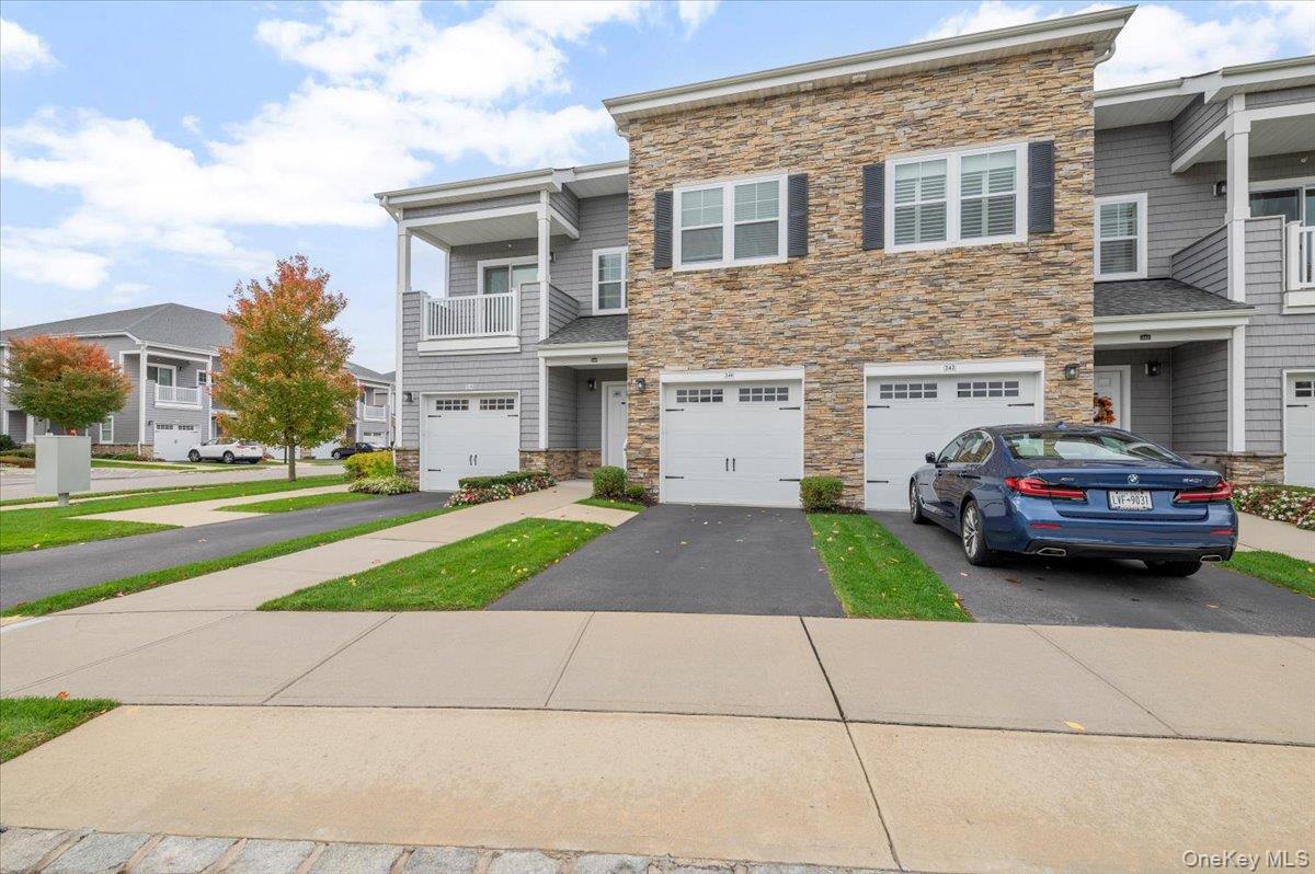 #2 photo, 240 Fall Court, Elwood , NY 11731