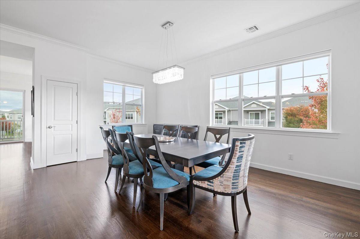 #4 photo, 240 Fall Court, Elwood , NY 11731