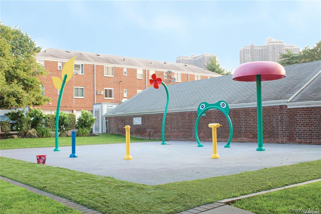 #11 photo, 71-07 Little Neck Parkway, Glen Oaks , NY 11004