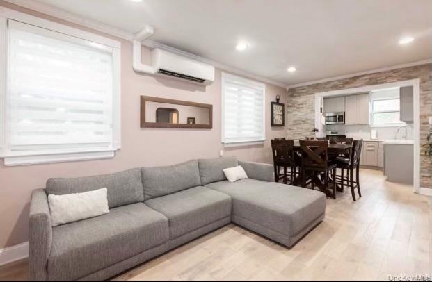 #3 photo, 71-07 Little Neck Parkway, Glen Oaks , NY 11004