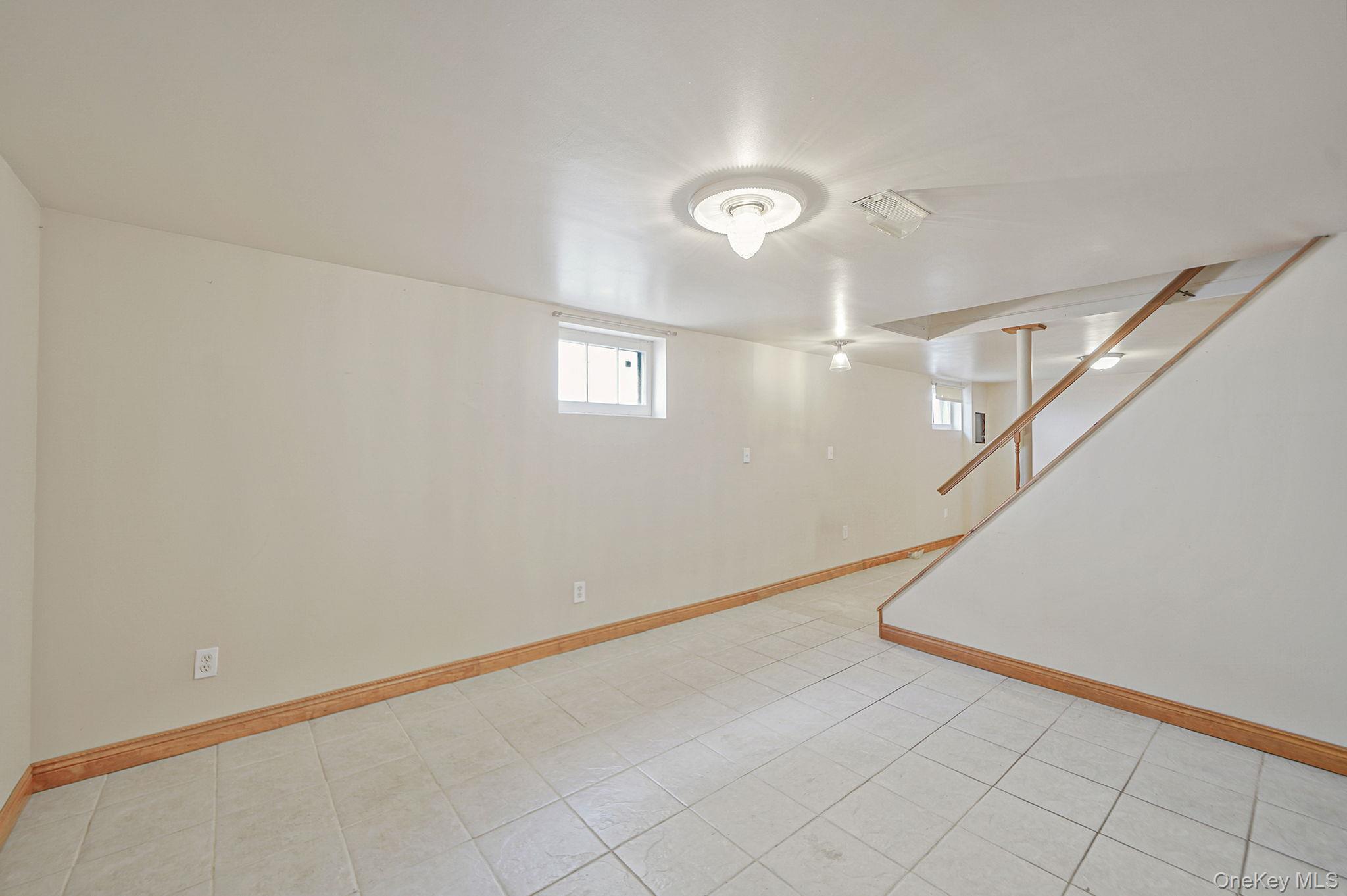 #10 photo, 15 Berkshire Road, Merrick , NY 11566