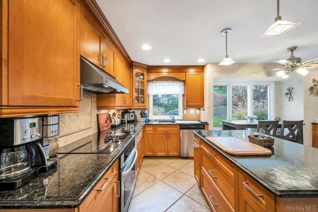 #12 photo, 9 Kimberly Avenue Avenue, サフォーク郡 Farmingville , NY 11738