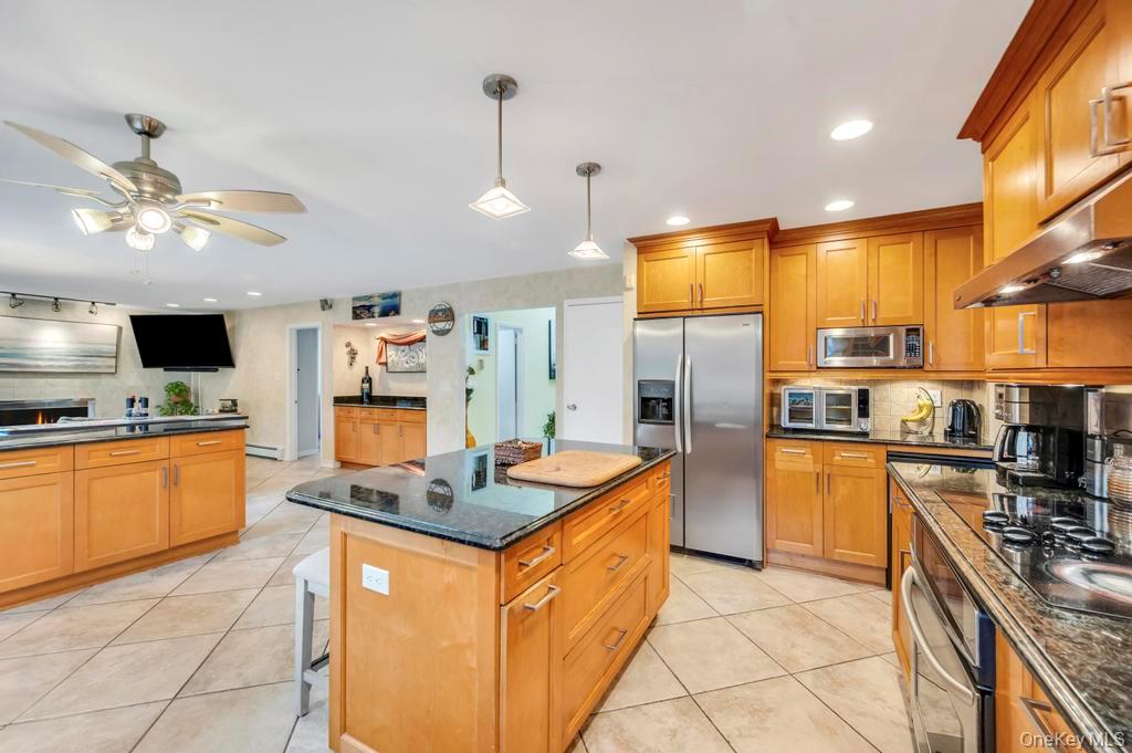 #13 photo, 9 Kimberly Avenue Avenue, サフォーク郡 Farmingville , NY 11738