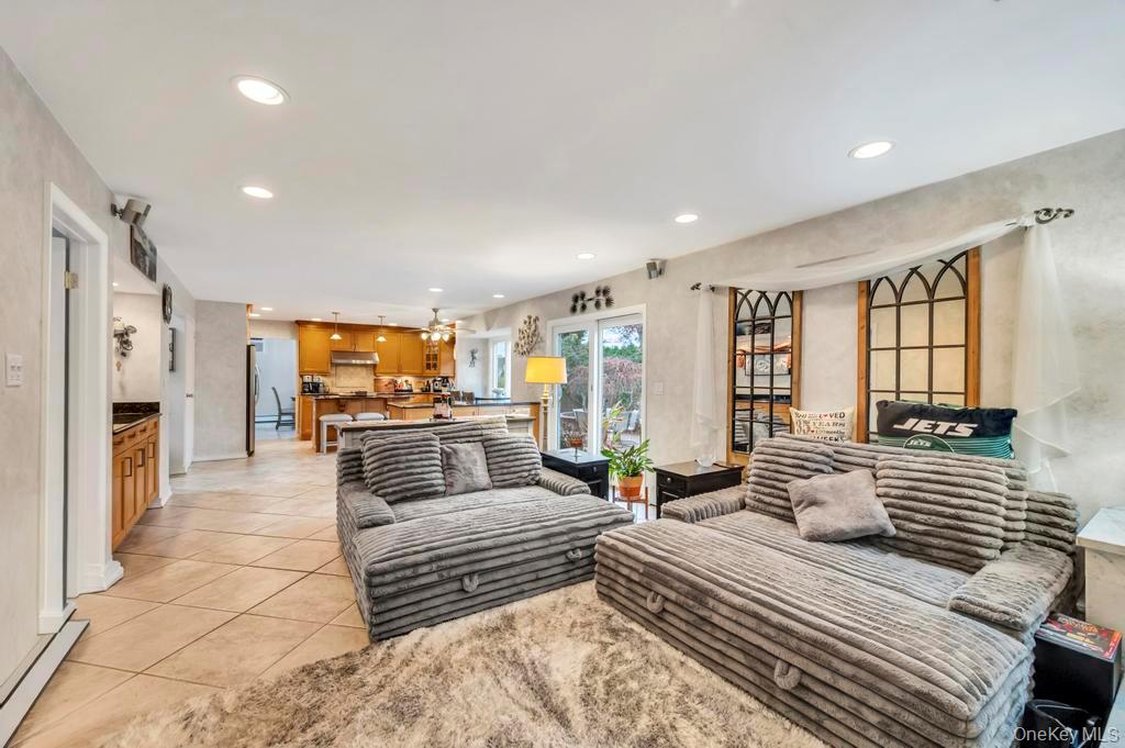 #22 photo, 9 Kimberly Avenue Avenue, サフォーク郡 Farmingville , NY 11738