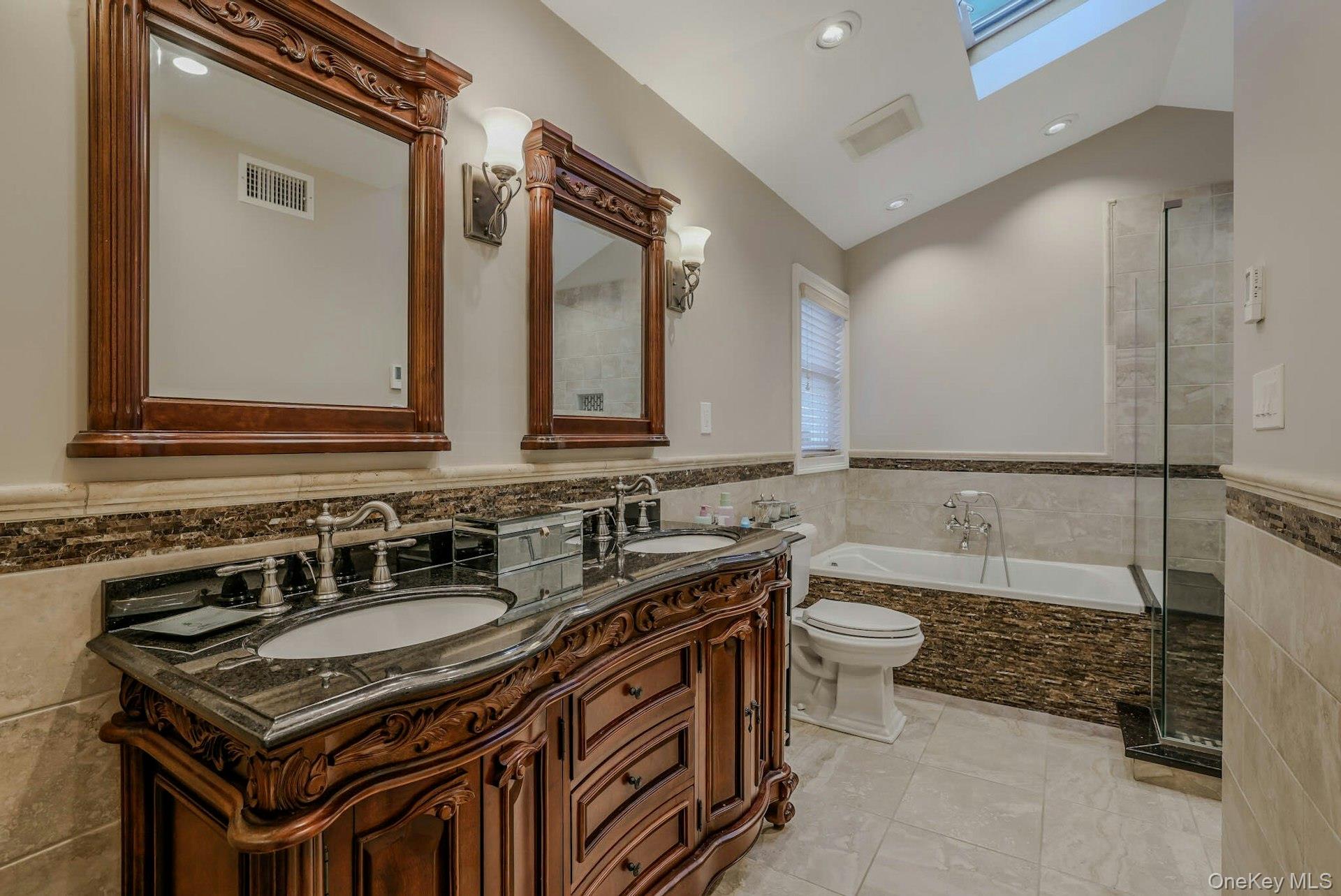 #17 photo, 89 Walnut Street, Lake Grove , NY 11755