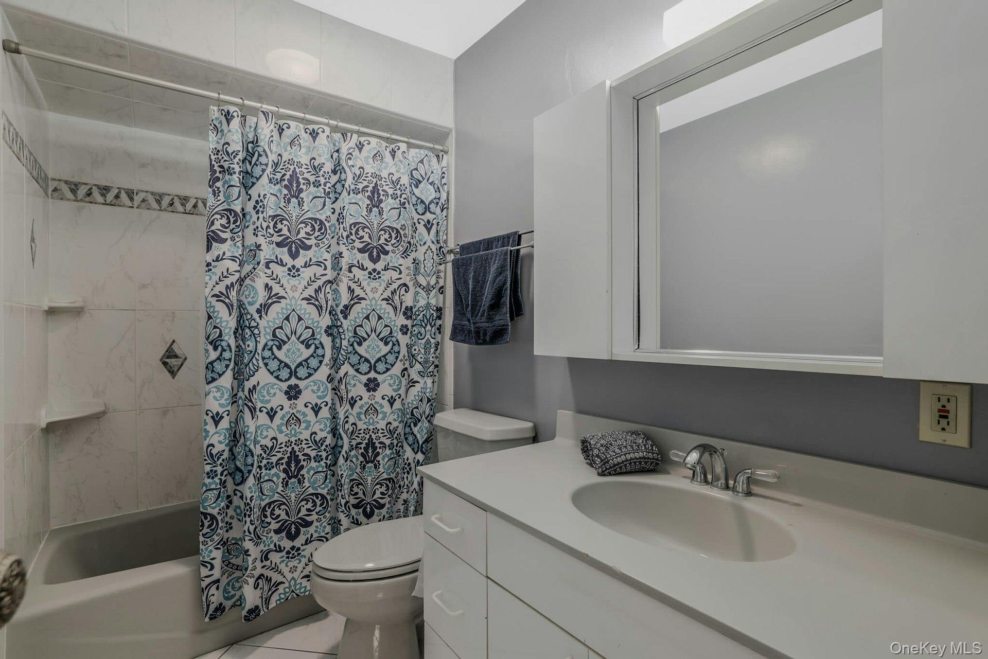 #24 photo, 89 Walnut Street, Lake Grove , NY 11755