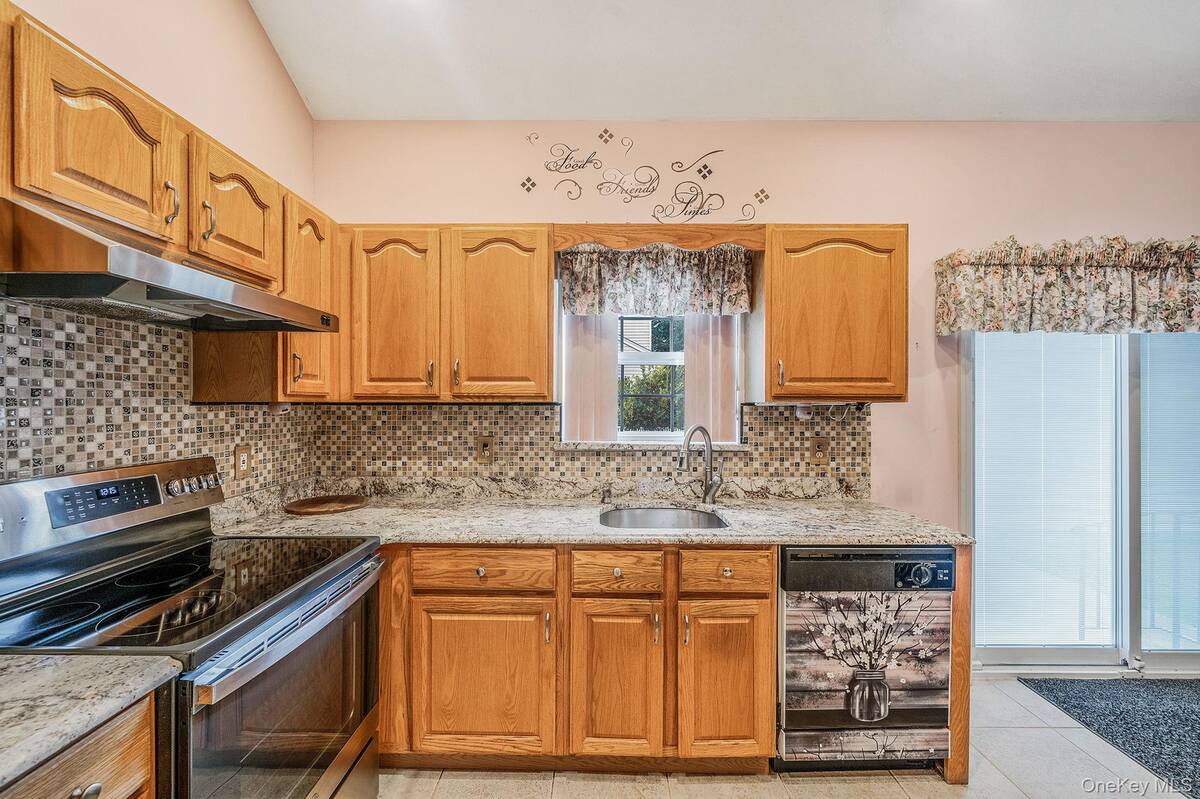 #11 photo, 1 Monaco Court, サフォーク郡 Ronkonkoma , NY 11779