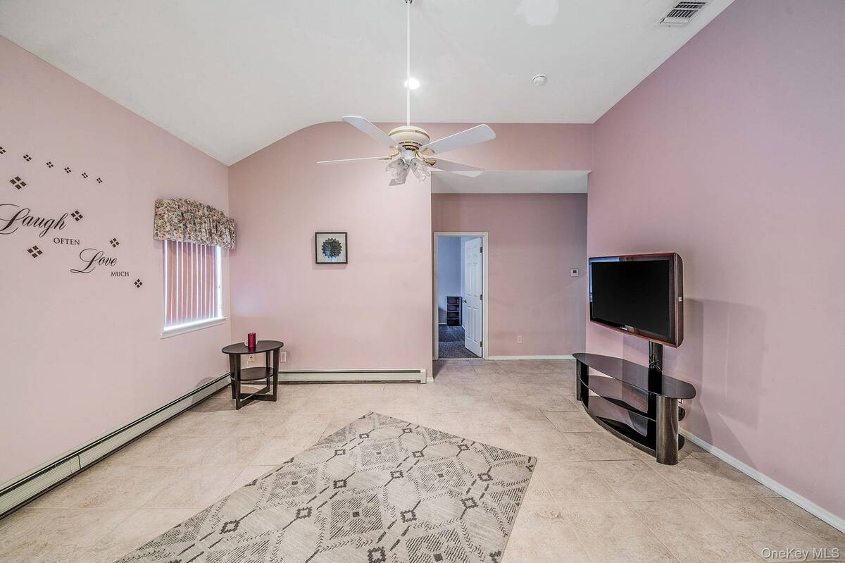 #9 photo, 1 Monaco Court, サフォーク郡 Ronkonkoma , NY 11779