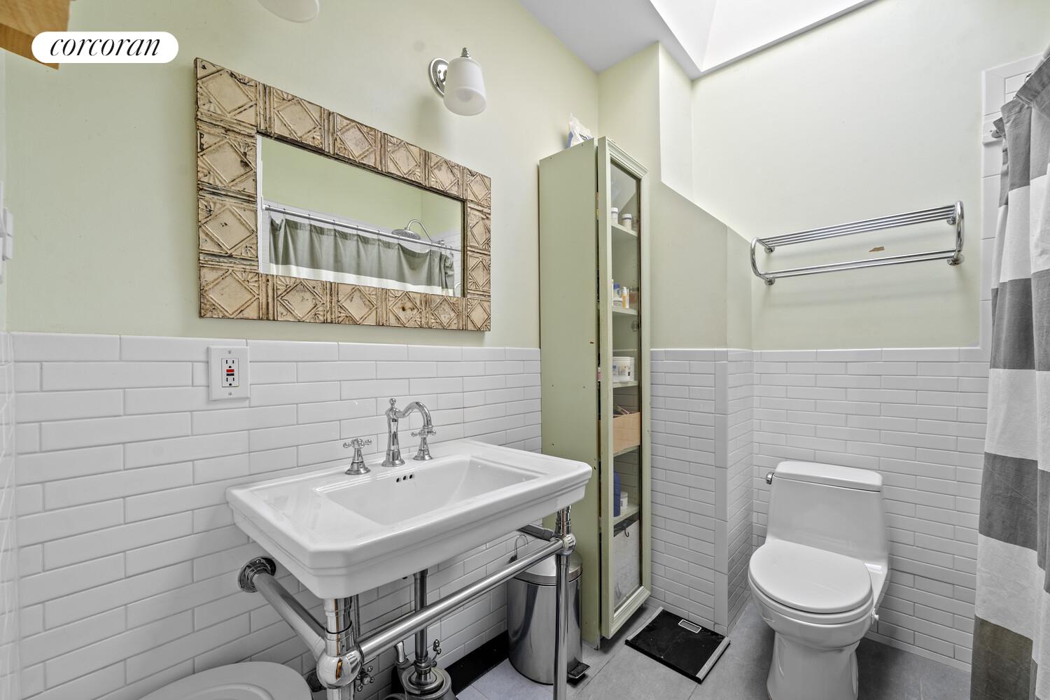 #7 photo, 328 CLINTON Avenue, Clinton Hill , NY 11205