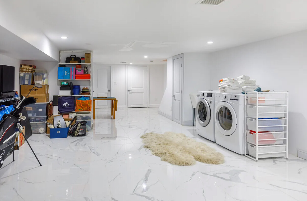 #13 photo, 29 FULTON Street, Fulton/Seaport , NY 10038