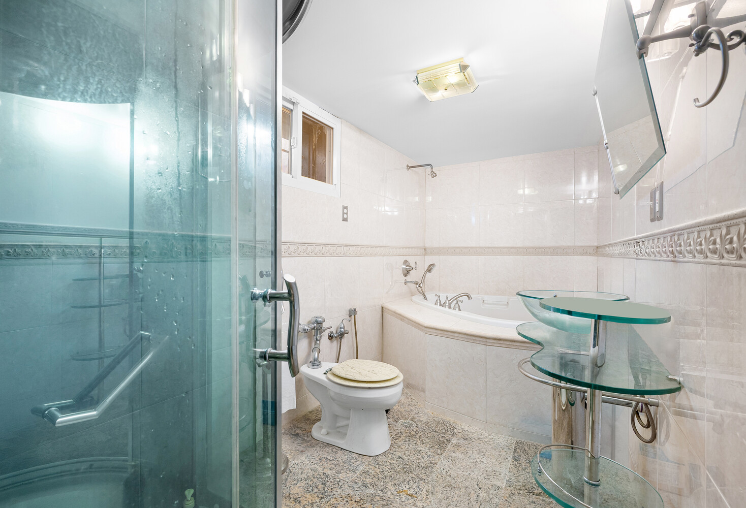 #13 photo, 27-24 165TH Street, Flushing , NY 11358