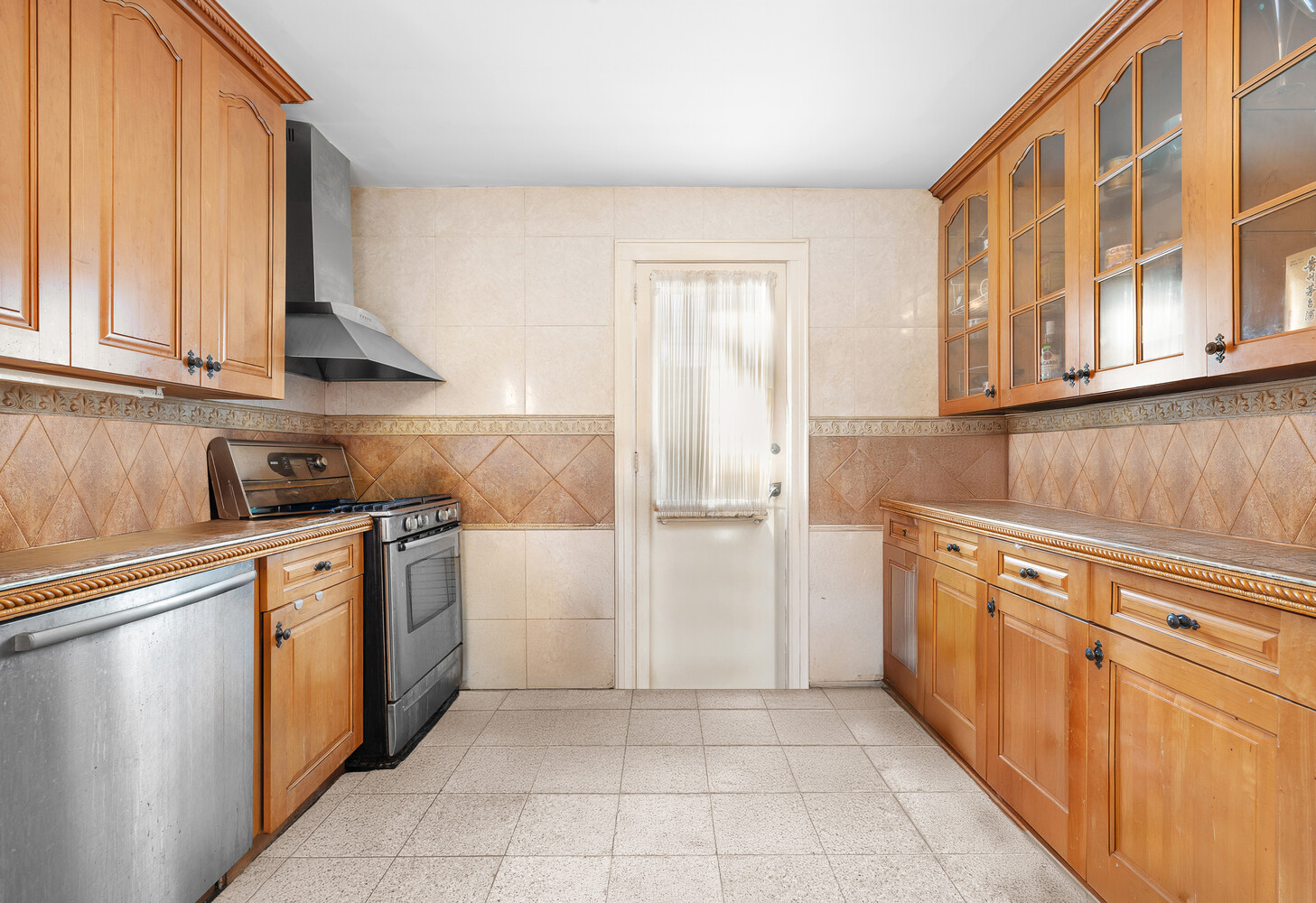 #16 photo, 27-24 165TH Street, Flushing , NY 11358