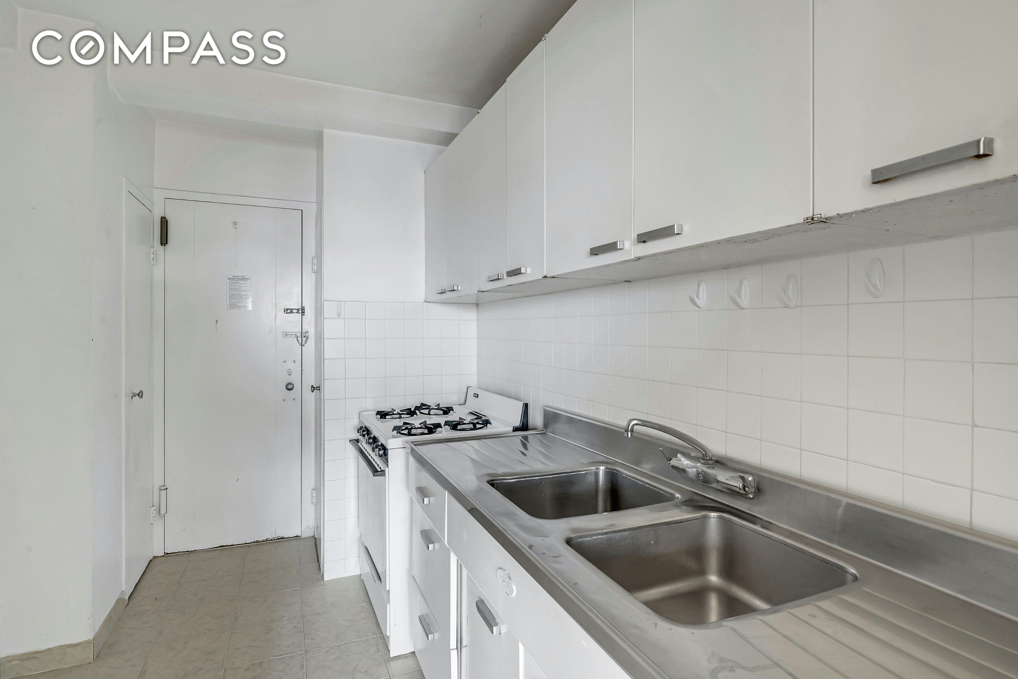 #7 photo, 1 Fordham Hill Oval, University Heights , NY 10468