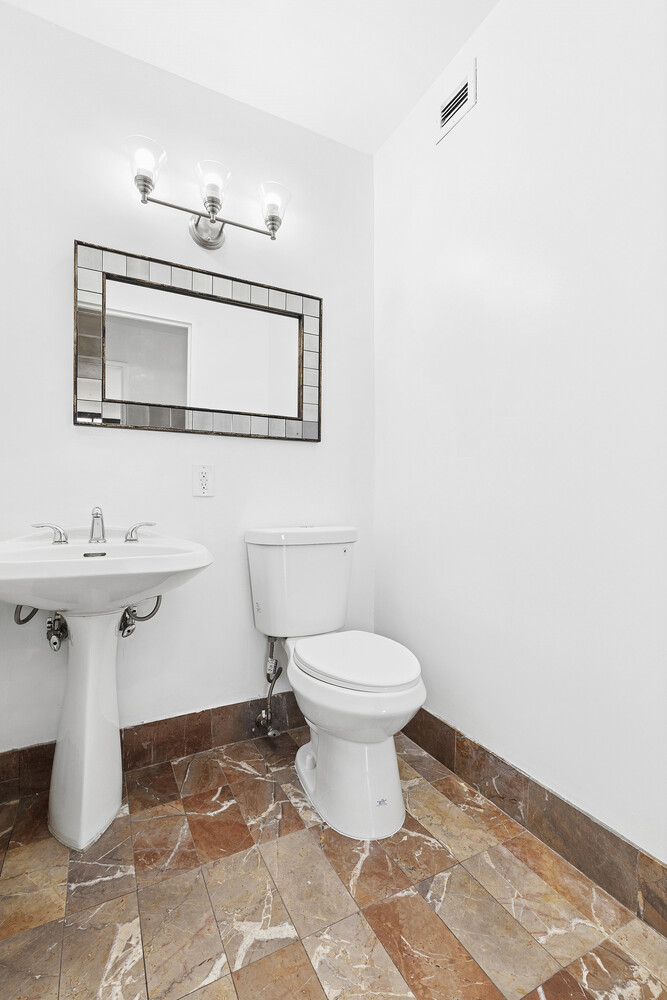 #16 photo, 225 W 83RD Street, Upper West Side , NY 10024