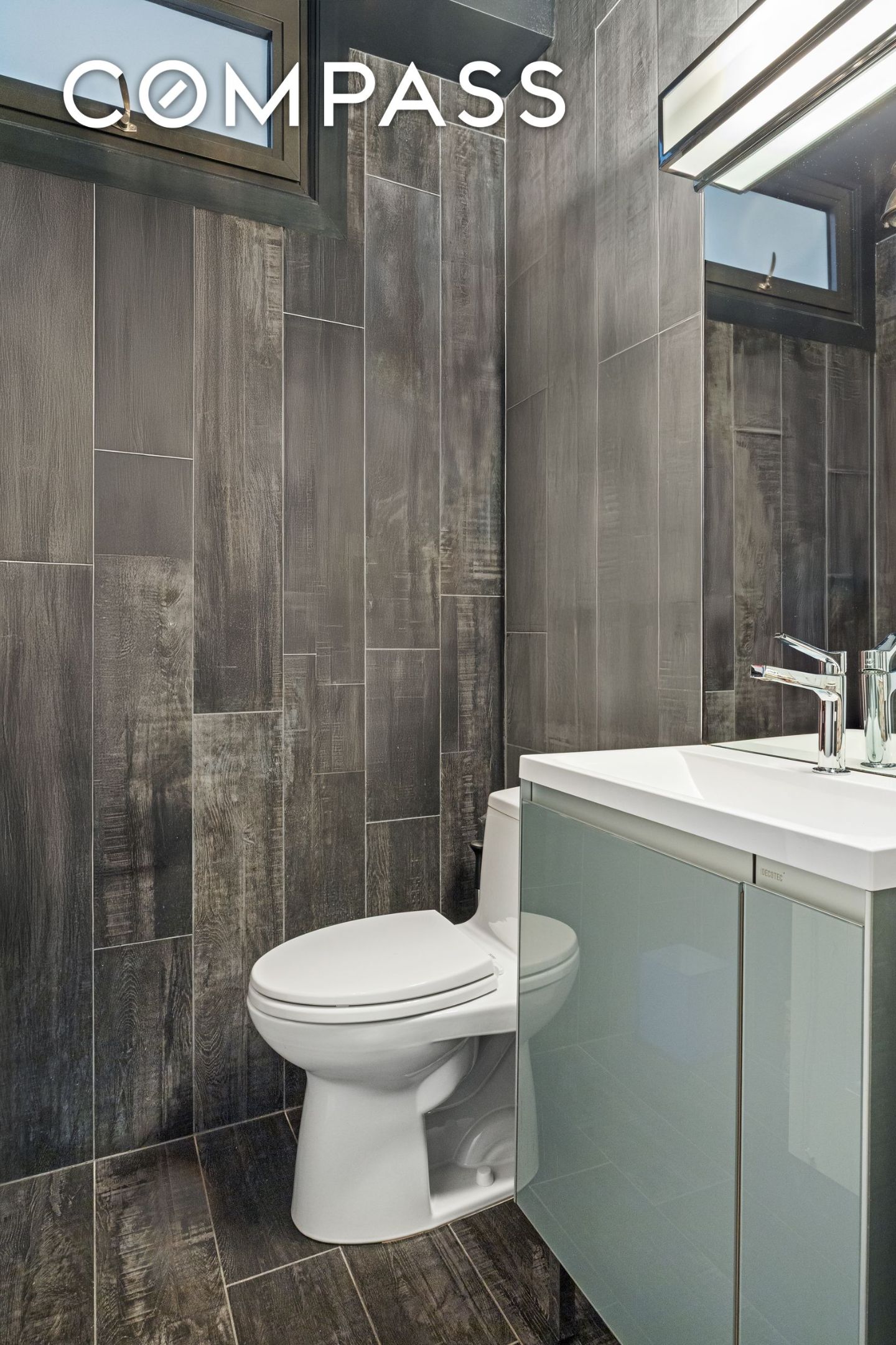 #18 photo, 200 W 54th Street, Theater District , NY 10019