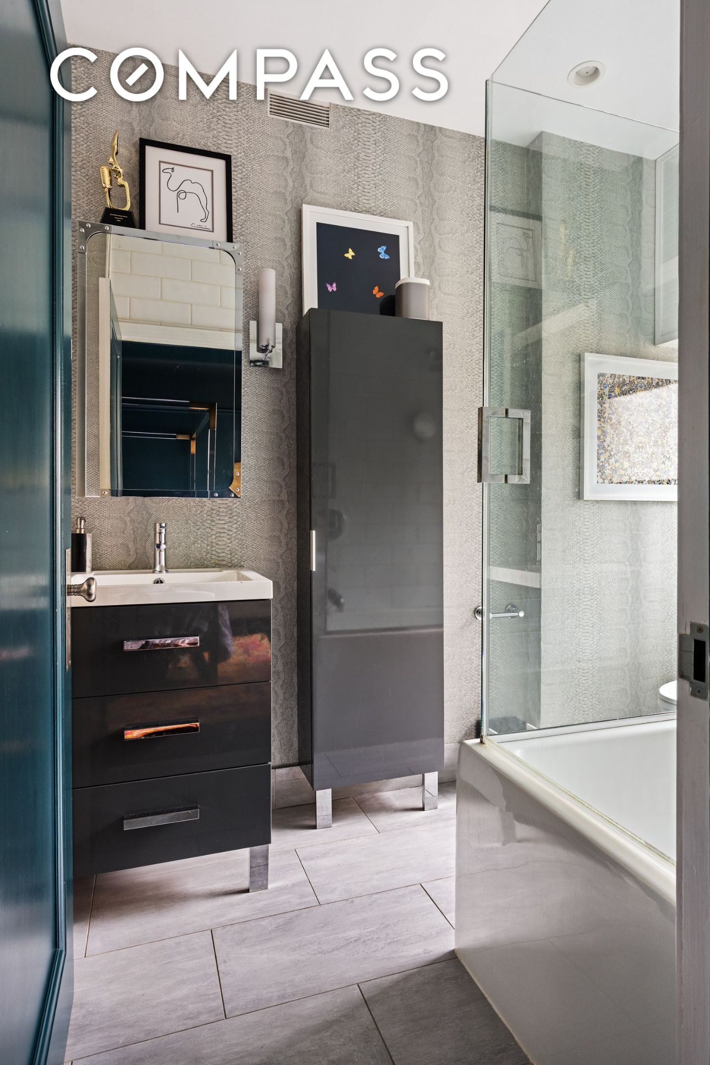 #19 photo, 200 W 54th Street, Theater District , NY 10019