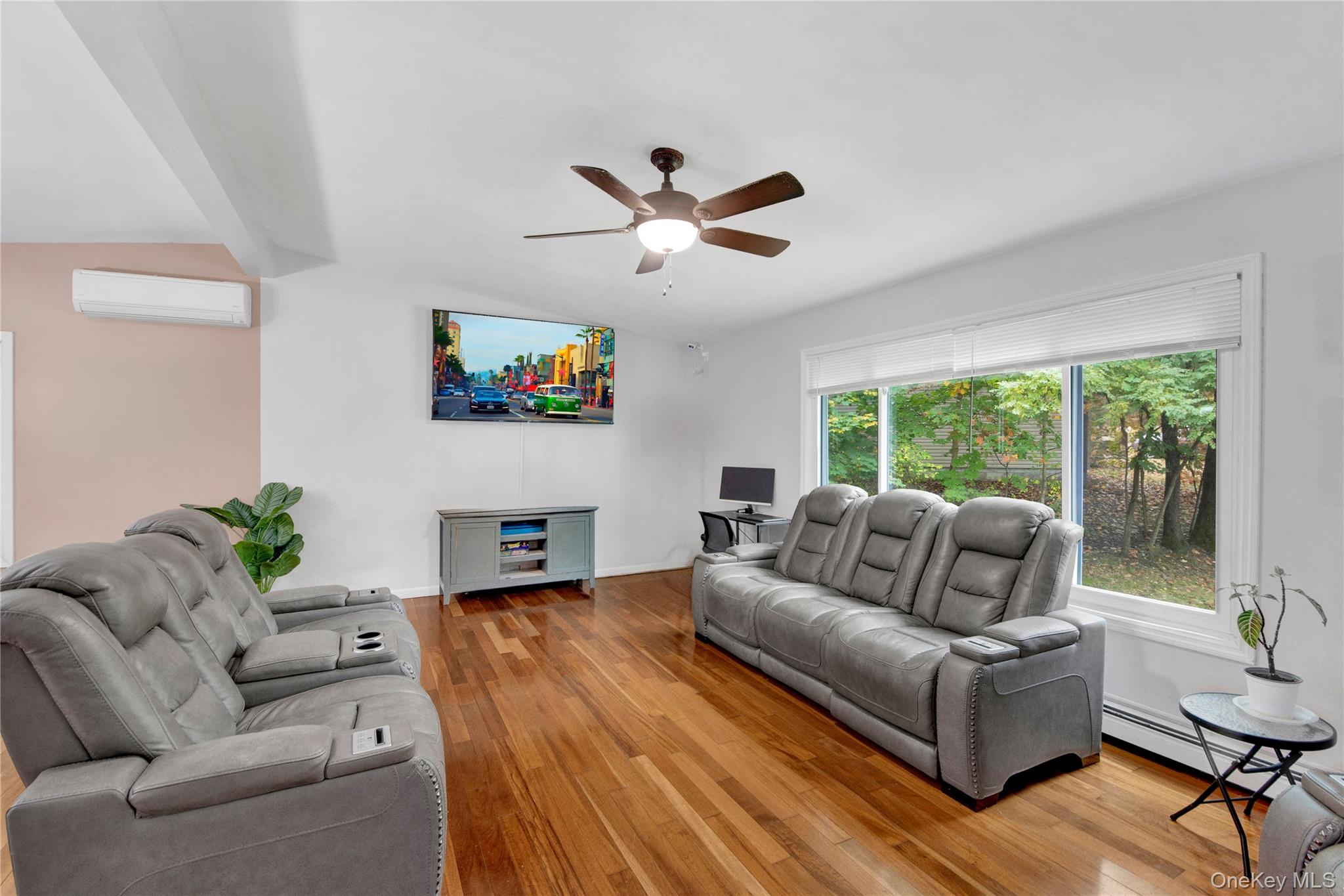 #4 photo, 241 Overlook Road, Poughkeepsie , NY 12603