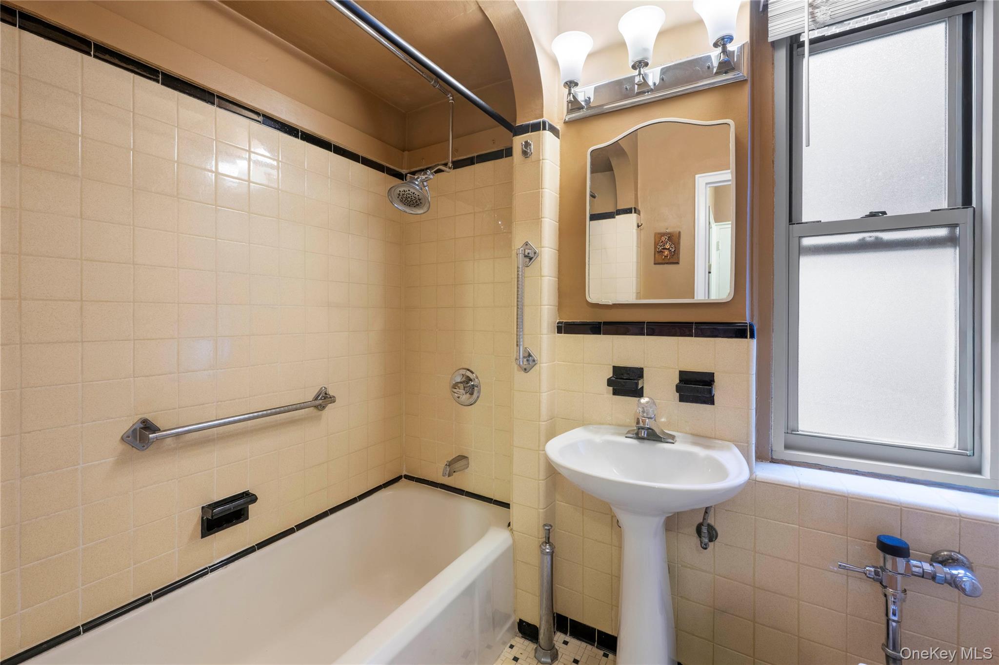 #14 photo, 4445 Post Road, Bronx , NY 10471