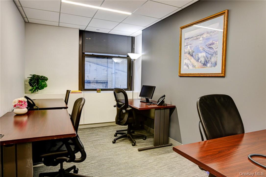 #12 photo, 420 E Lexington Avenue, New York (Manhattan) , NY 10170