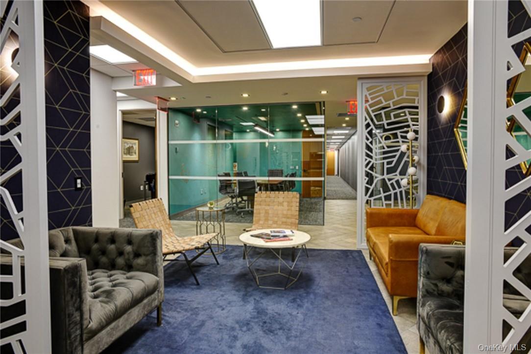 #2 photo, 420 E Lexington Avenue, New York (Manhattan) , NY 10170