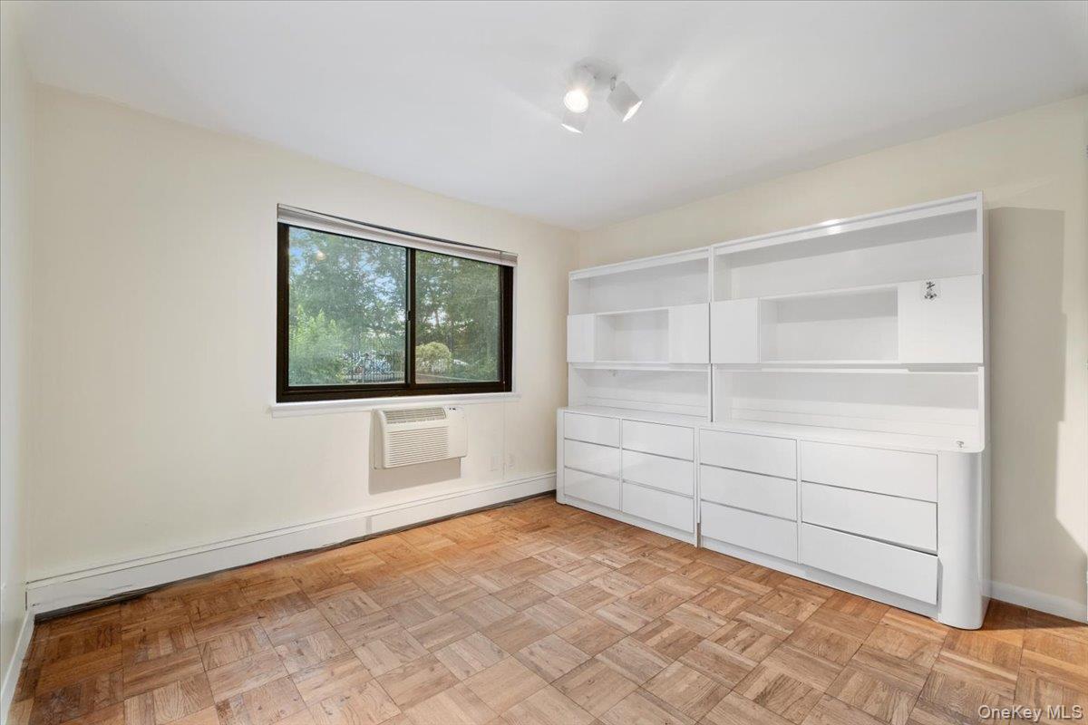 #18 photo, 356 Central Park Avenue, Scarsdale , NY 10583