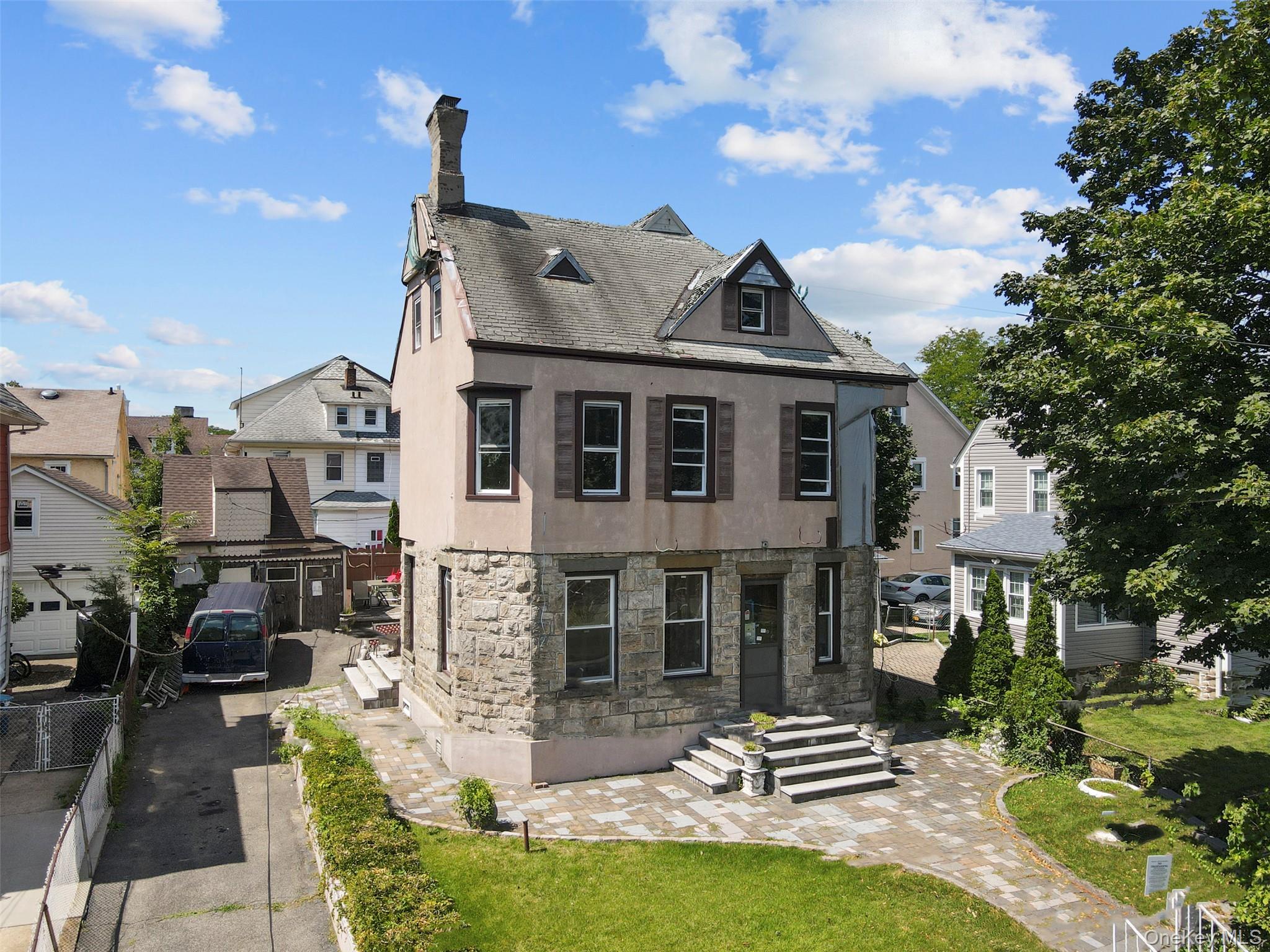 #2 photo, 252 Garden Avenue, Mount Vernon , NY 10553