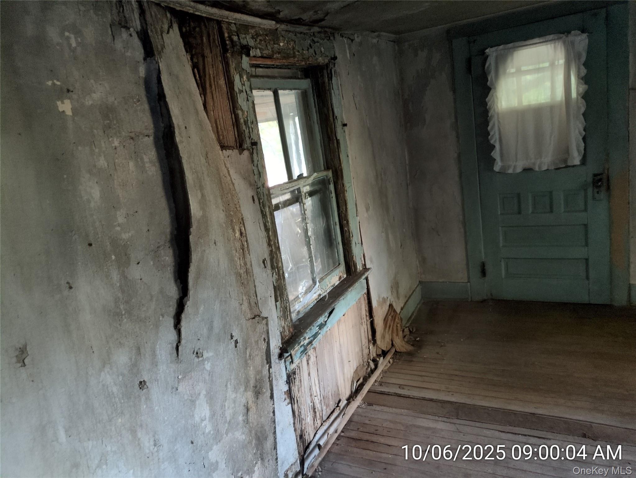 #8 photo, 178 Montauk Highway, Speonk , NY 11972