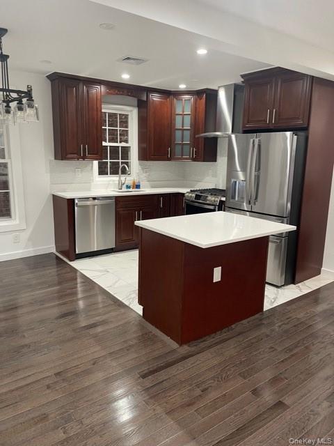 #3 photo, 235 E 235th Street, Bronx , NY 10470