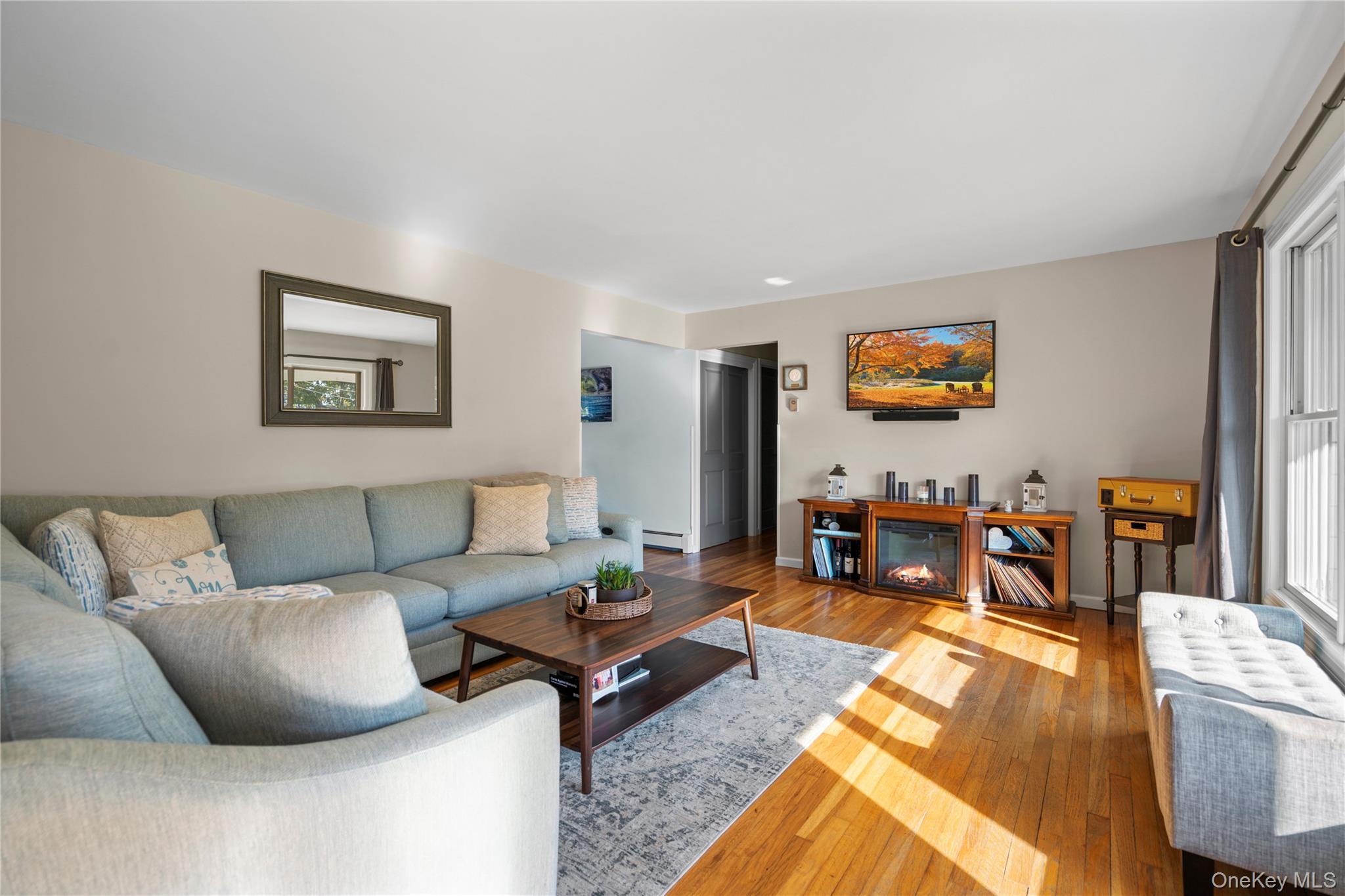 #11 photo, 25 Washington Street, East Islip , NY 11730