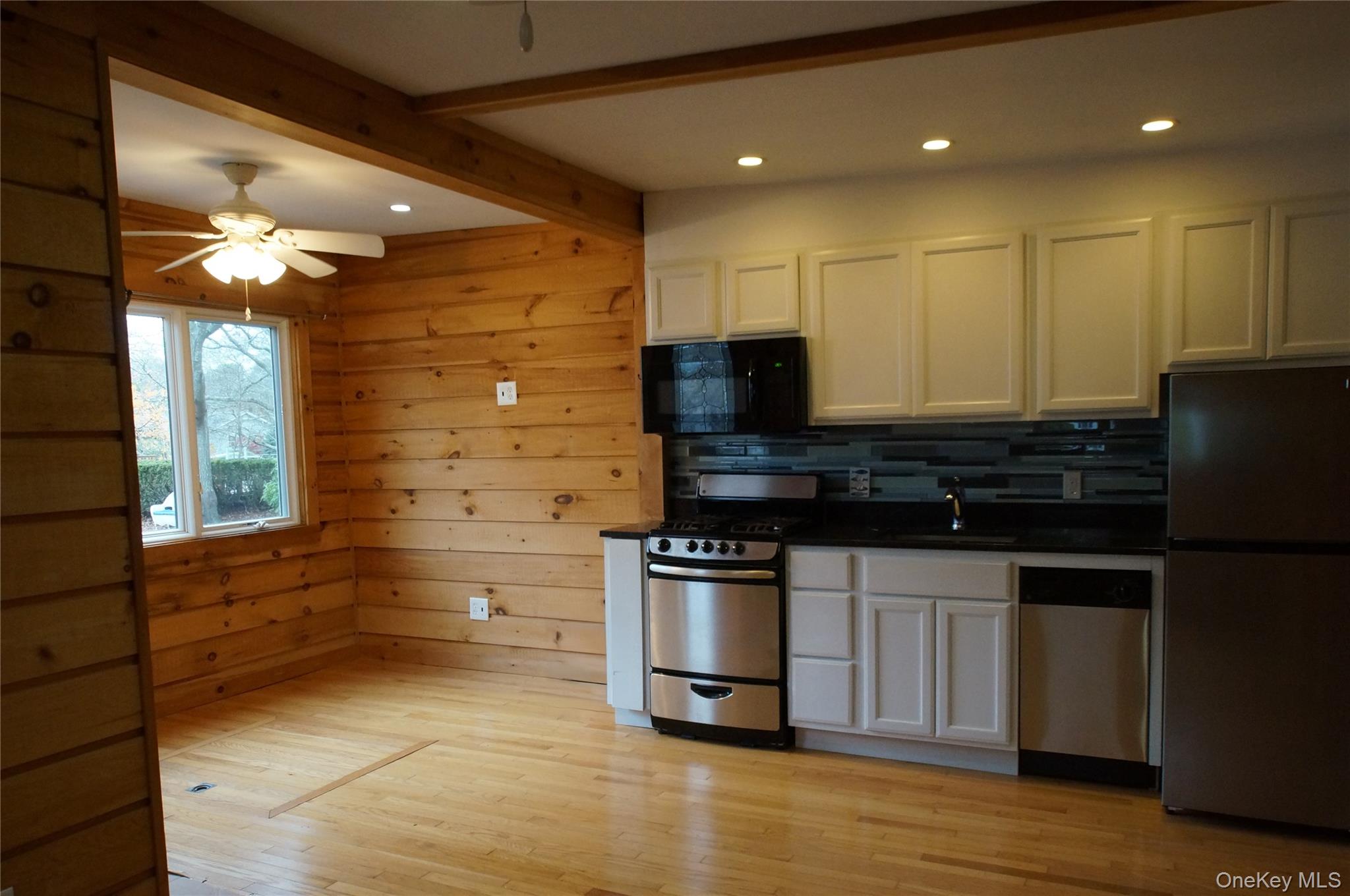 #3 photo, 12 E Tiana Road, Hampton Bays , NY 11946