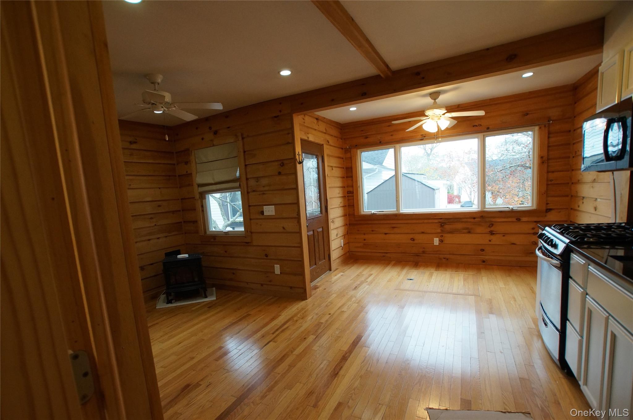 #6 photo, 12 E Tiana Road, Hampton Bays , NY 11946