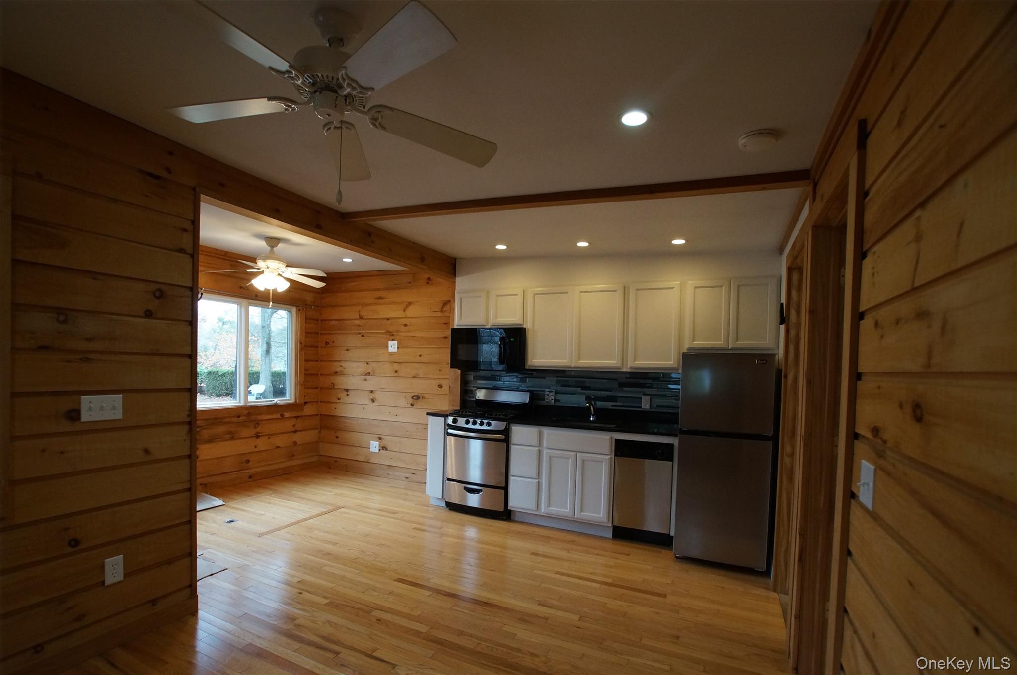 #9 photo, 12 E Tiana Road, Hampton Bays , NY 11946