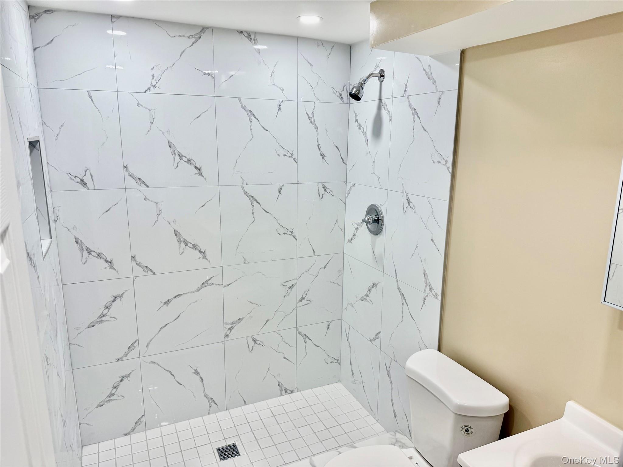 #4 photo, 109 Harrisburg Street, サフォーク郡 Bay Shore , NY 11706