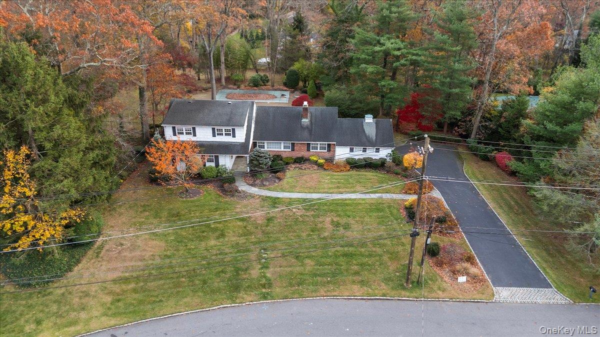 #6 photo, 7 The Rise, Woodbury , NY 11797