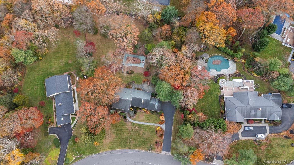 #7 photo, 7 The Rise, Woodbury , NY 11797