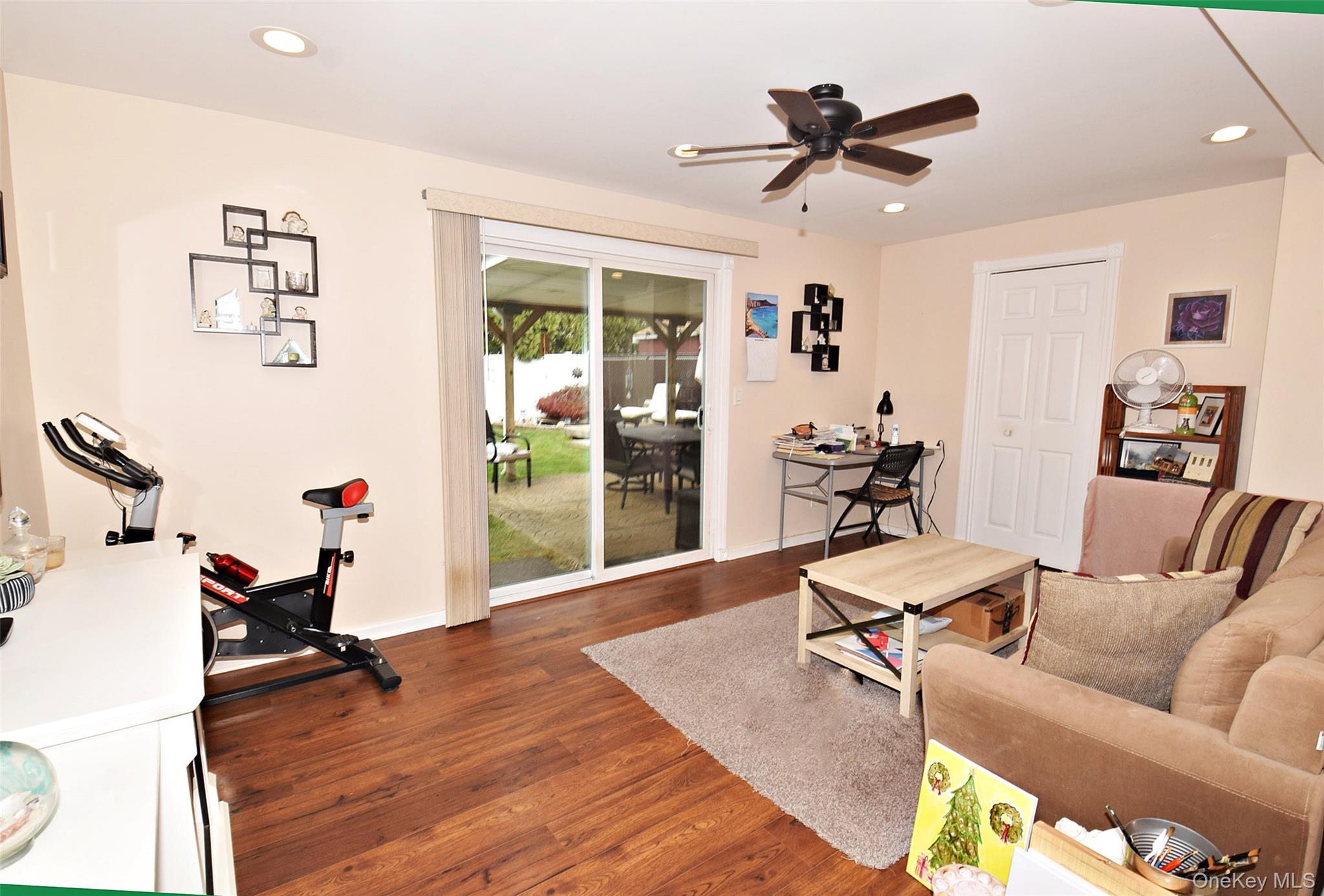 #10 photo, 529 Lombard Street, North Babylon , NY 11703