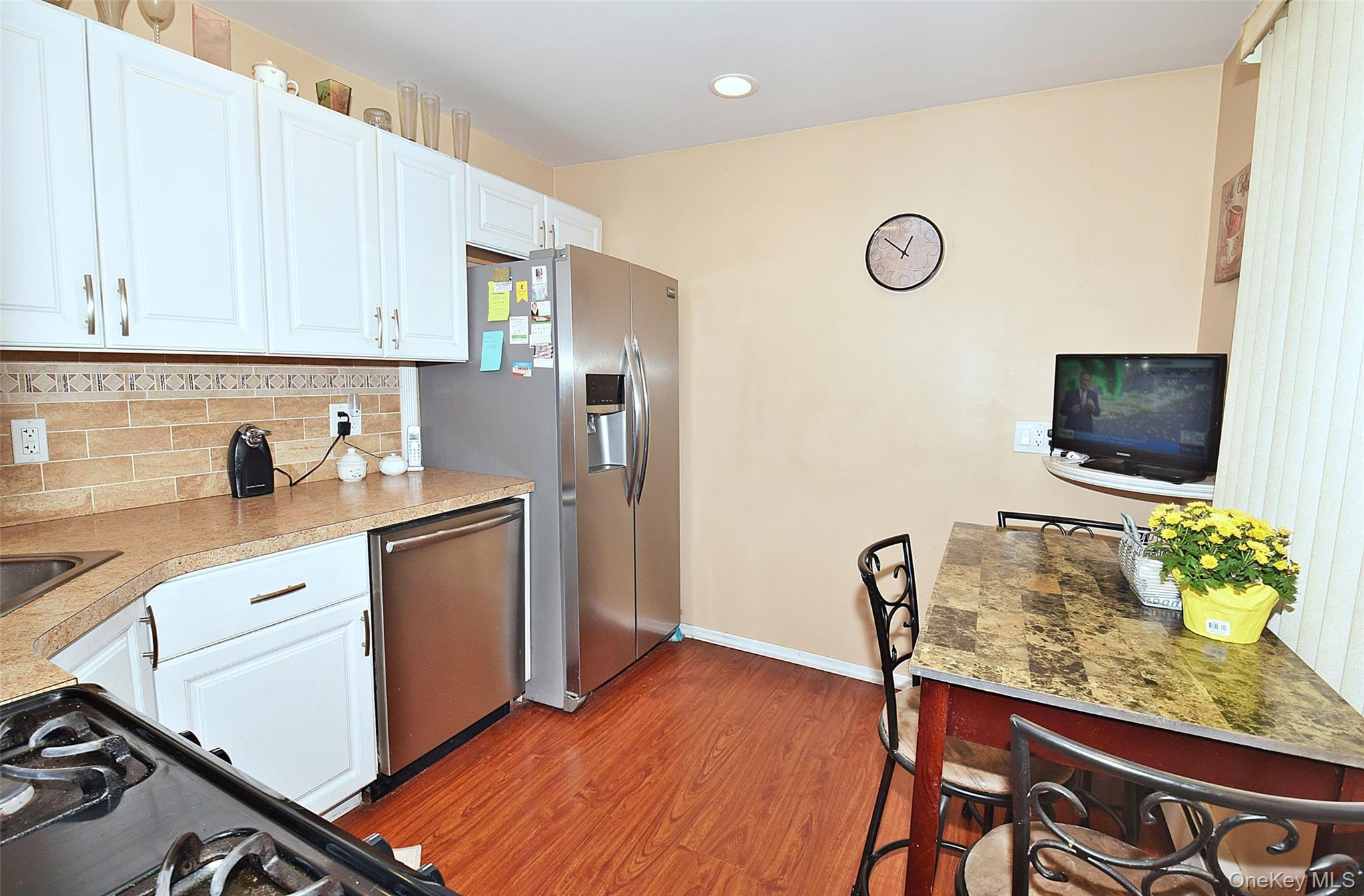 #5 photo, 529 Lombard Street, North Babylon , NY 11703