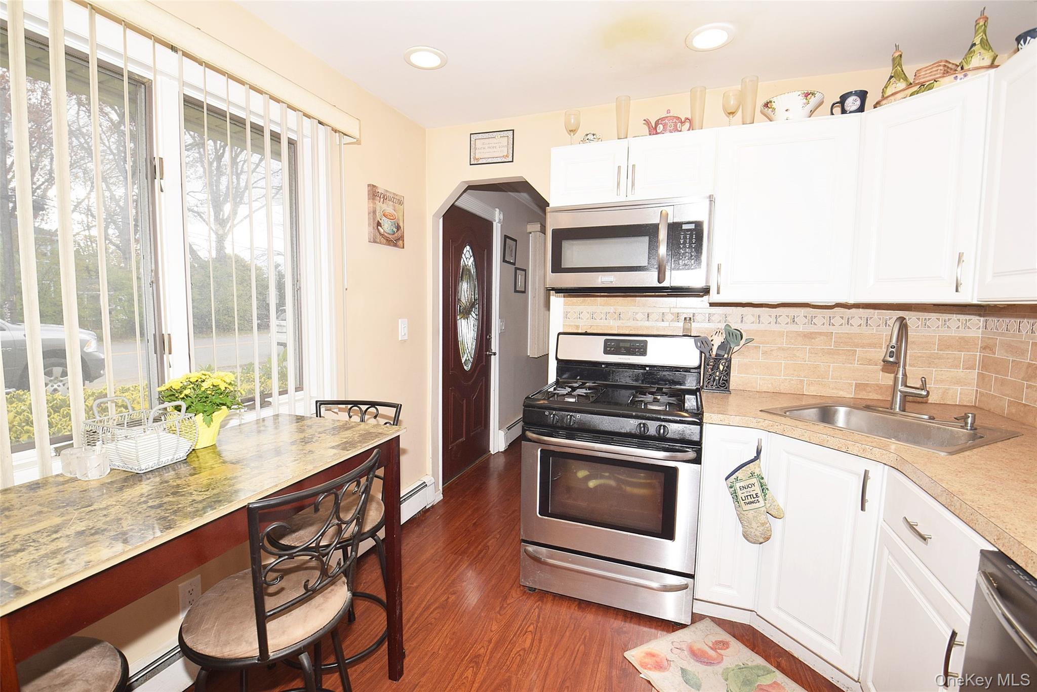 #6 photo, 529 Lombard Street, North Babylon , NY 11703